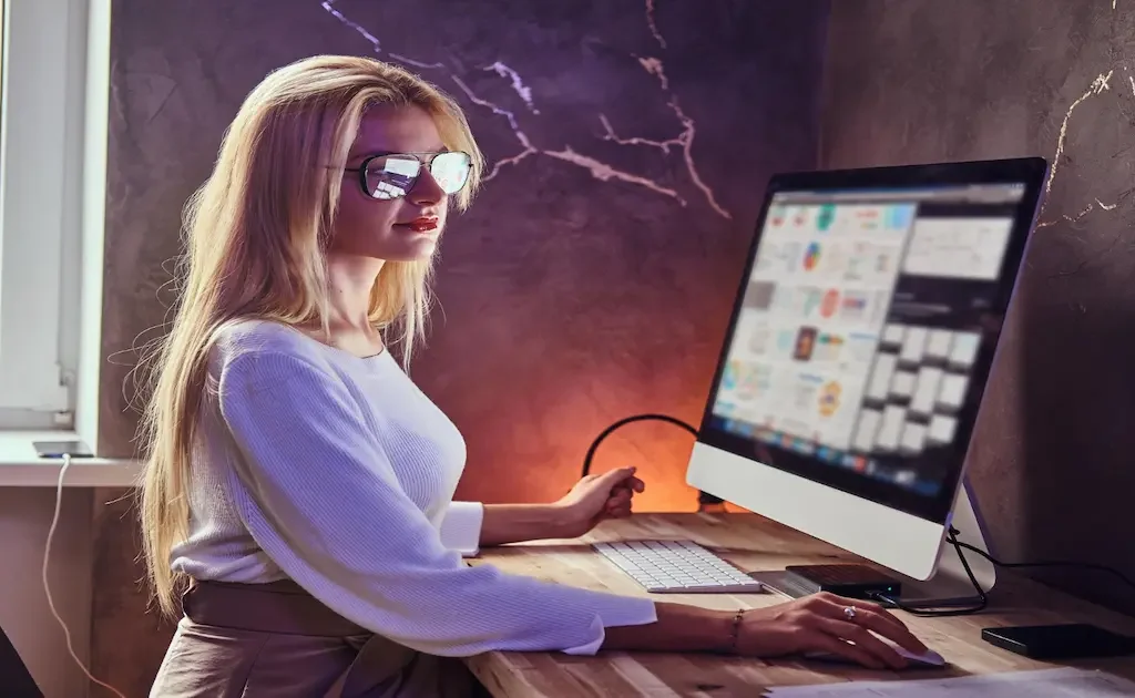 Webdesigner feladatai 2026-ban: magyar nyelvű útmutató, AI eszközök és hazai fizetési adatok.